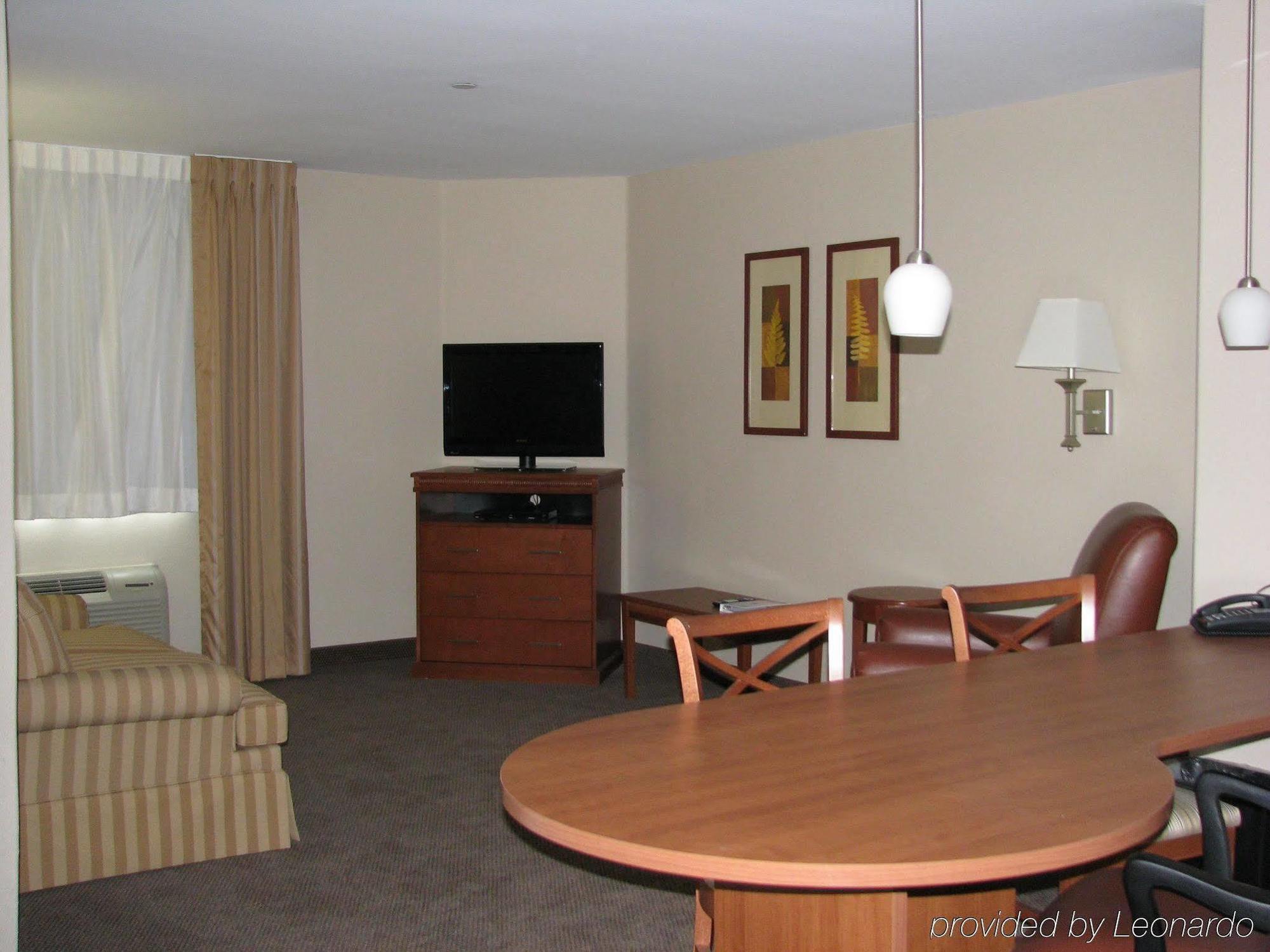 Candlewood Victoria, An Ihg Hotel Room photo